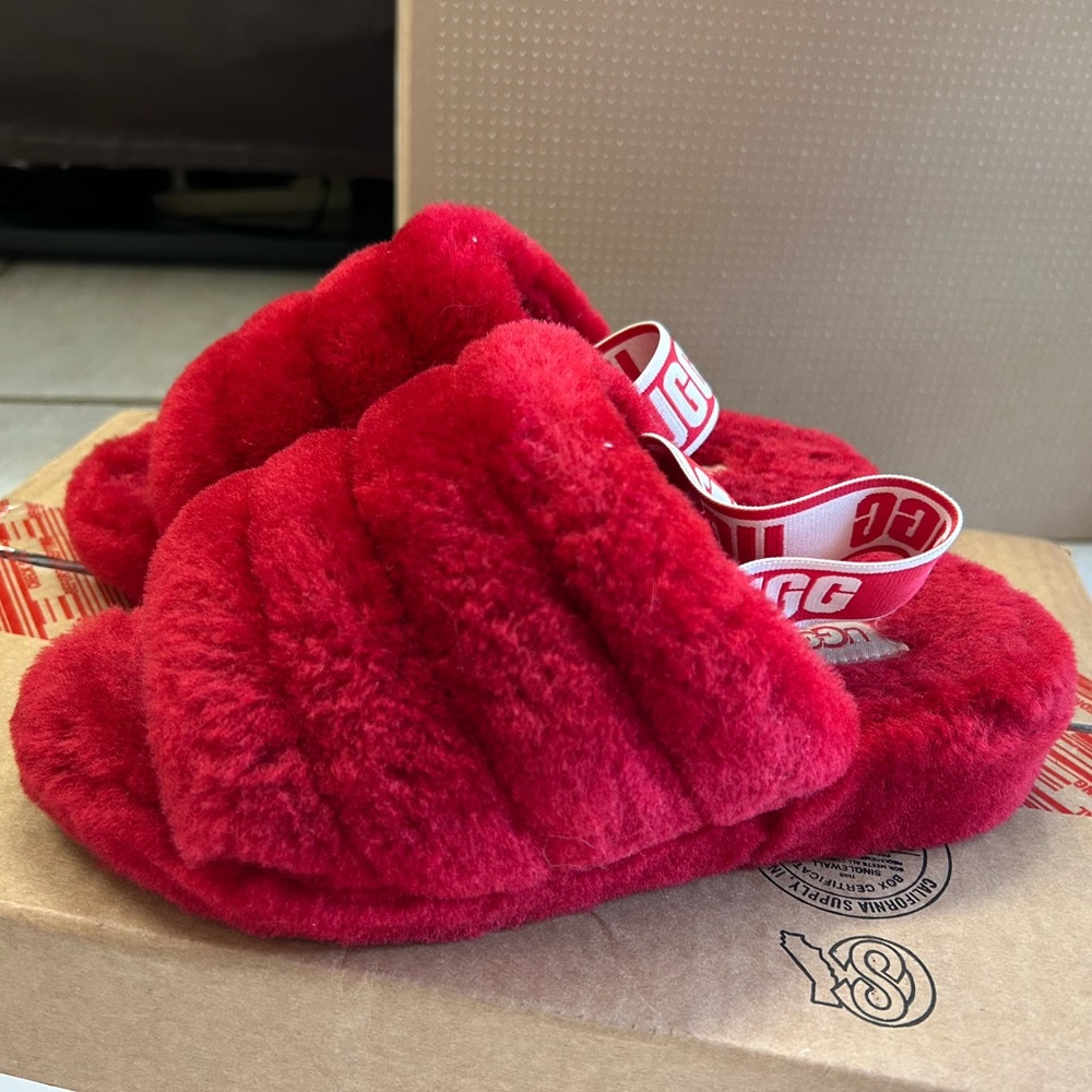 Women’s Ugg Red Fluff Yeah Slipper
